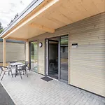 Semesterbostad Ferienbungalows Nahe Kronenburger See Mit Sonniger Terrasse