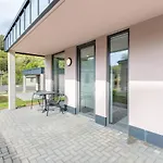 Semesterbostad Ferienbungalows Nahe Kronenburger See Mit Sonniger Terrasse