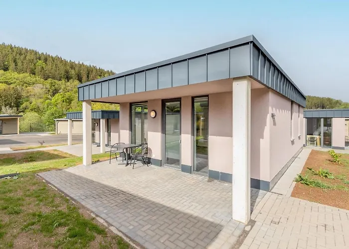 Lakeside Comfort In *