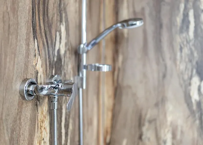 Lakeside Comfort In Hallschlag